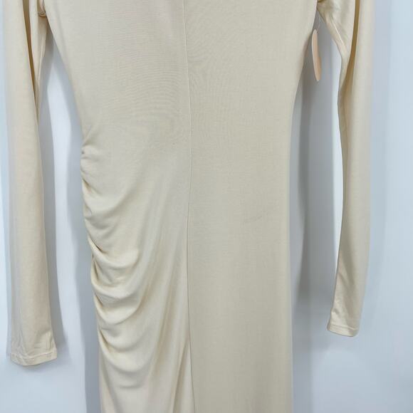 Elegant White Long Sleeve Dress - Picture 12 of 16